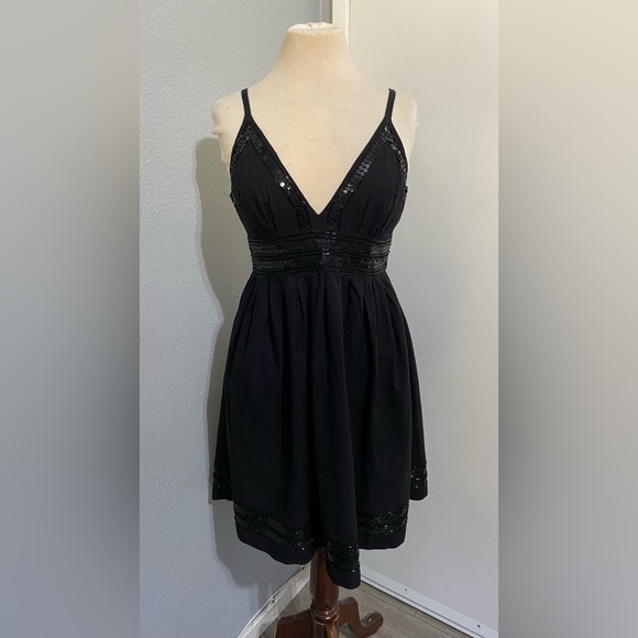 G by Guess Black Fit and Flared V NeckLine Dress Embroidered Sequence Size L - Picture 3 of 16